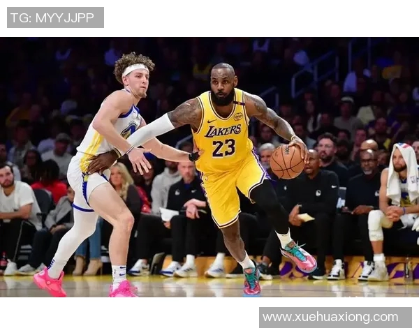 2019年勇士与湖人对决回顾：经典比赛瞬间与球星表现分析